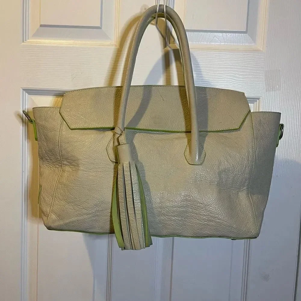 Vittoria Napoli Elegant Leather Cream XL Tote Bag with Green Accents